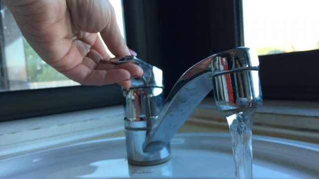 Comment réparer un robinet qui fuit en 5 étapes faciles ?