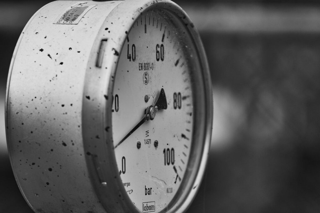 Pourquoi la pression des pneus change votre chrono sans rien toucher